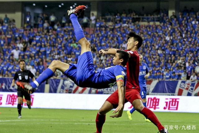 奥斯卡造点+主罚命中，十人海港1-1扳平