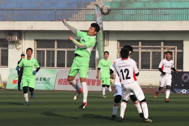 崔康熙：注重防守 费莱尼与克雷桑的伤病对我们影响大