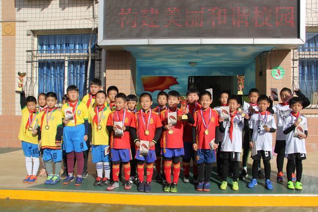 文班亚马31+12+6+6马刺胜步行者 尼克斯克骑士